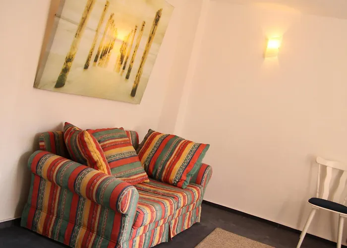 Freundliches Appartement - Bitte Angaben Zum Gastgeber Lesen